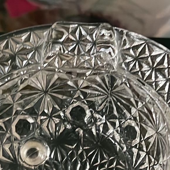 Footed cut crystal vintage ashtrays 4” by 2” very elegant difficult to capture - Picture 10 of 10